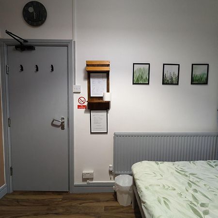 R3 - Cozy Small Double - City & Beach Access, Wifi, Free Parking - Self Catering スウォンジー エクステリア 写真