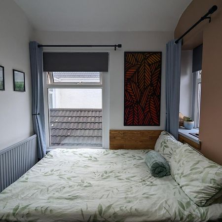 R3 - Cozy Small Double - City & Beach Access, Wifi, Free Parking - Self Catering スウォンジー エクステリア 写真