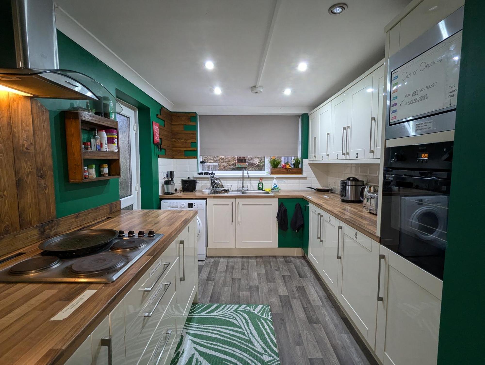 R3 - Cozy Small Double - City & Beach Access, Wifi, Free Parking - Self Catering スウォンジー エクステリア 写真