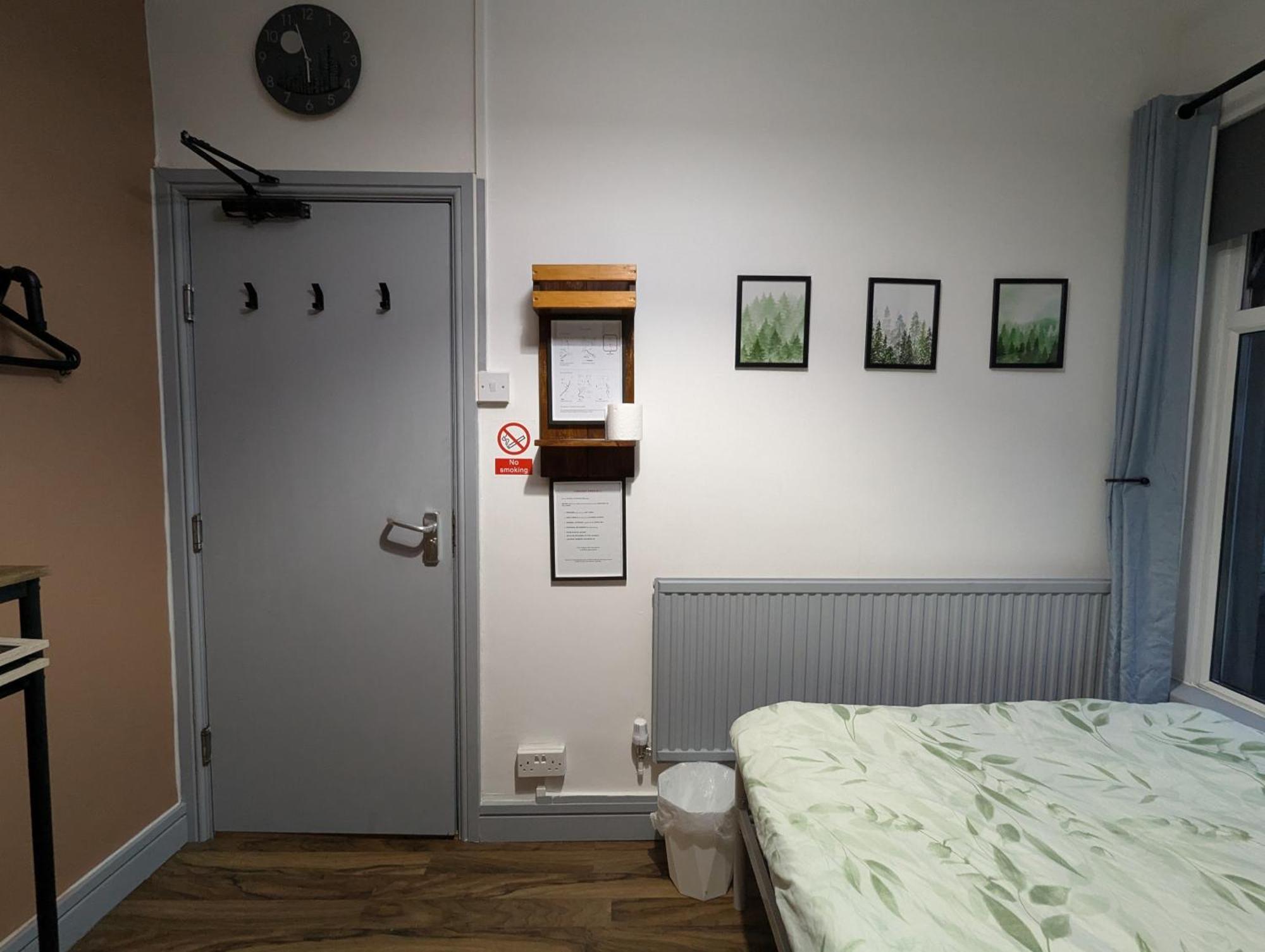R3 - Cozy Small Double - City & Beach Access, Wifi, Free Parking - Self Catering スウォンジー エクステリア 写真