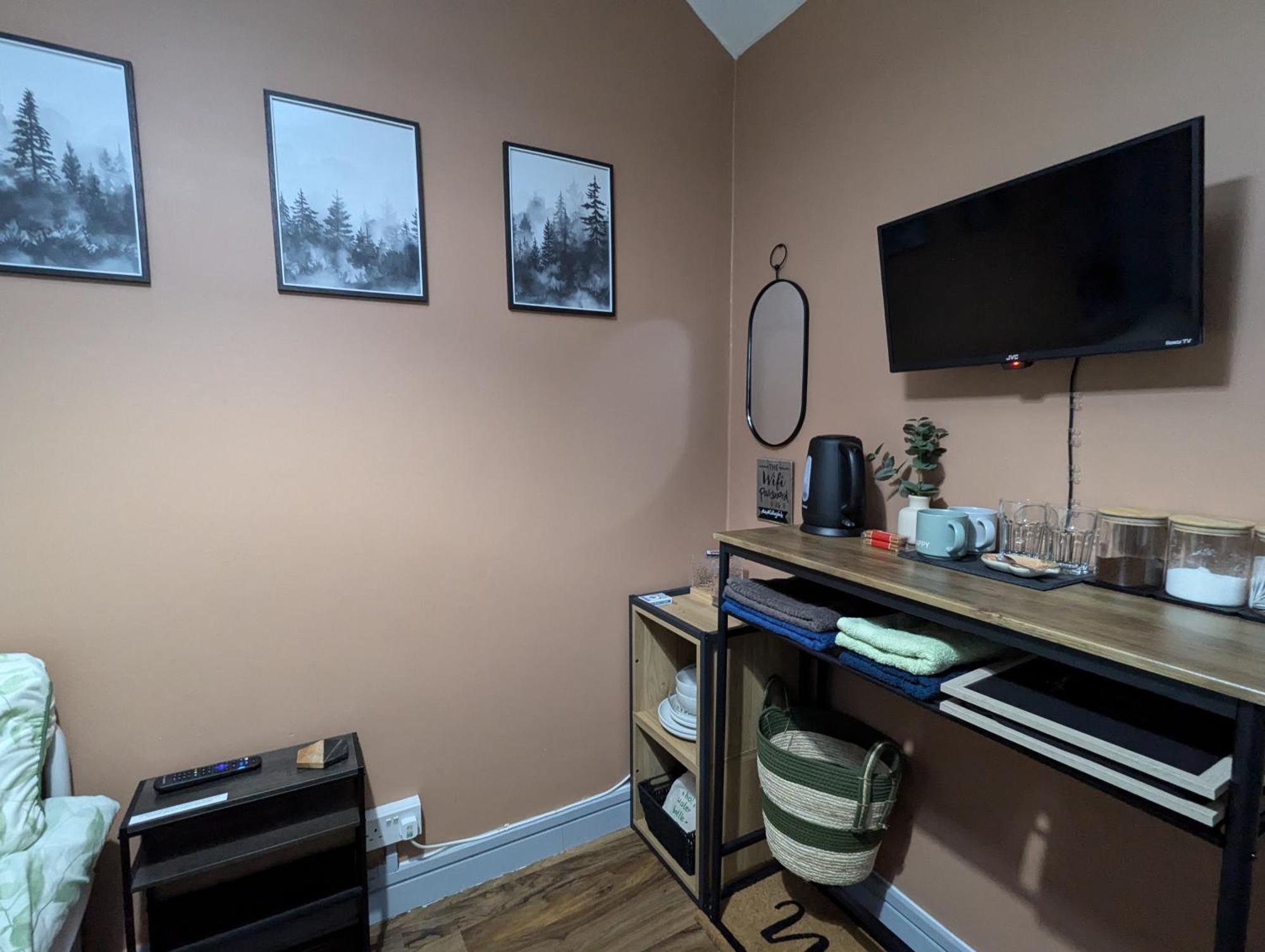 R3 - Cozy Small Double - City & Beach Access, Wifi, Free Parking - Self Catering スウォンジー エクステリア 写真