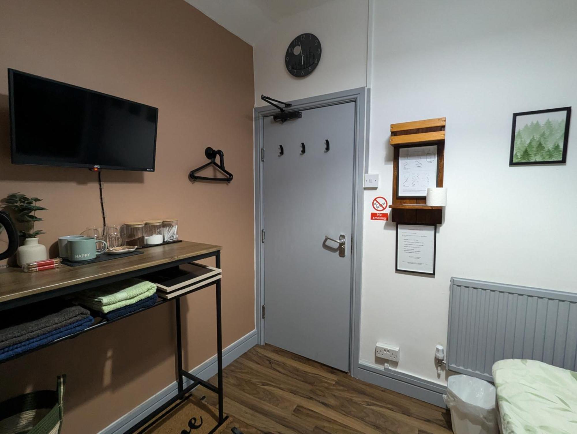 R3 - Cozy Small Double - City & Beach Access, Wifi, Free Parking - Self Catering スウォンジー エクステリア 写真