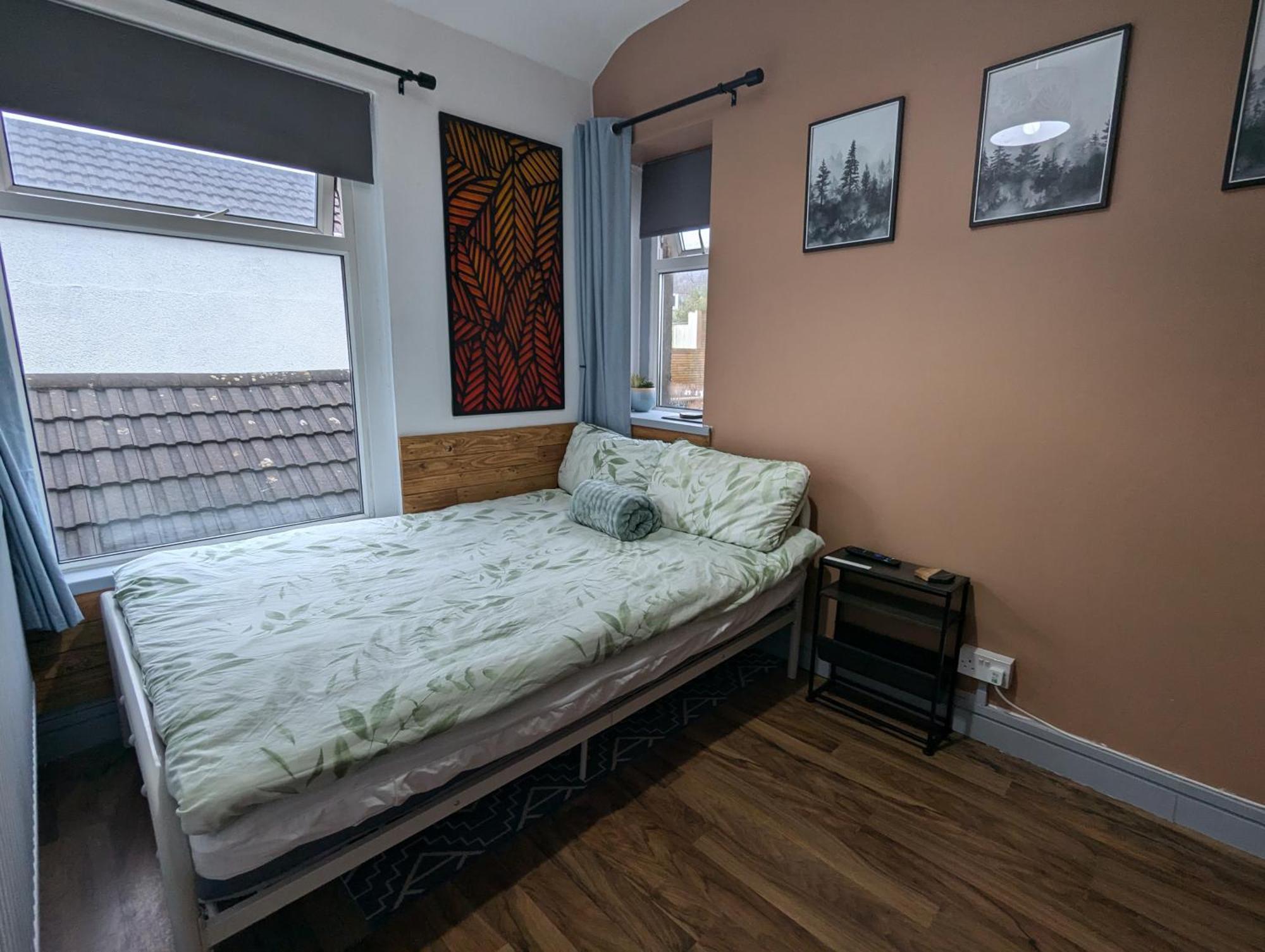 R3 - Cozy Small Double - City & Beach Access, Wifi, Free Parking - Self Catering スウォンジー エクステリア 写真