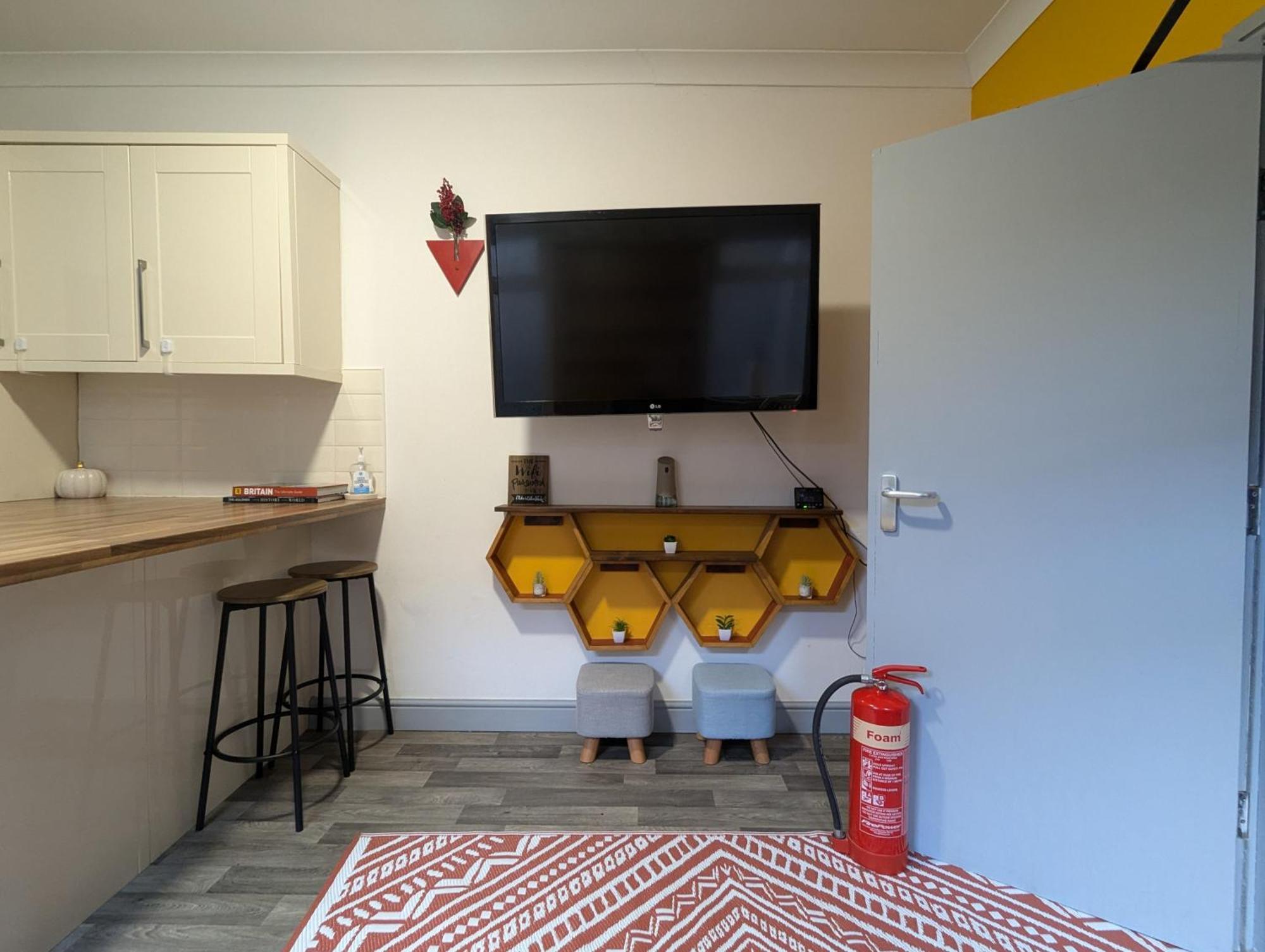 R3 - Cozy Small Double - City & Beach Access, Wifi, Free Parking - Self Catering スウォンジー エクステリア 写真