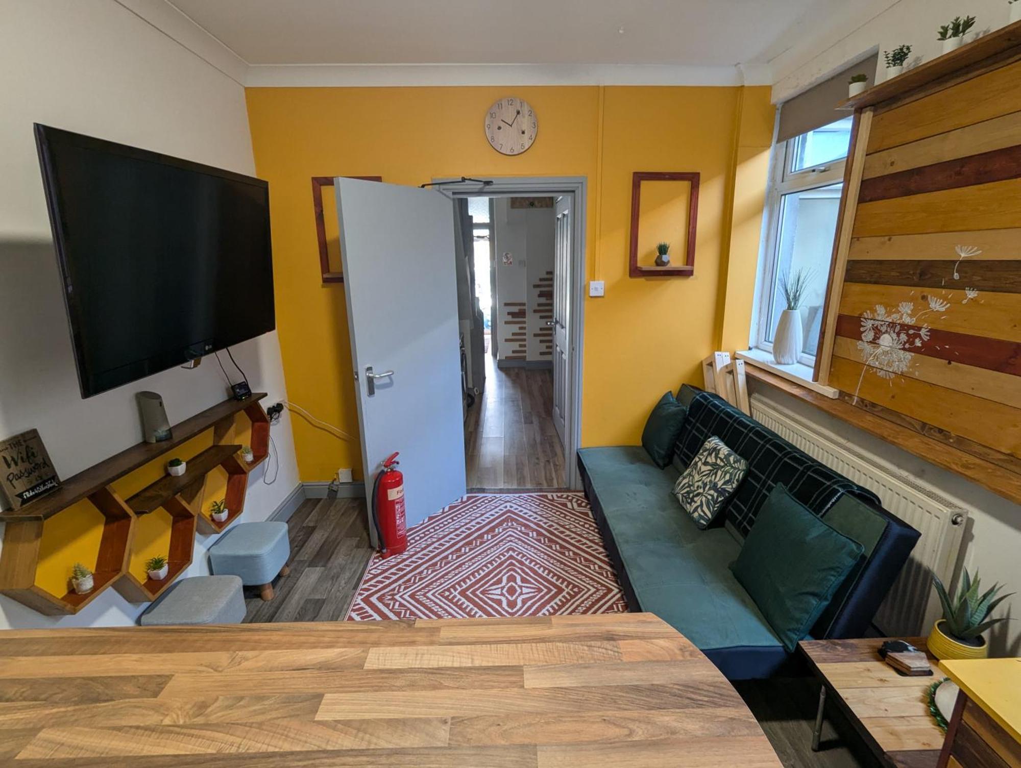 R3 - Cozy Small Double - City & Beach Access, Wifi, Free Parking - Self Catering スウォンジー エクステリア 写真